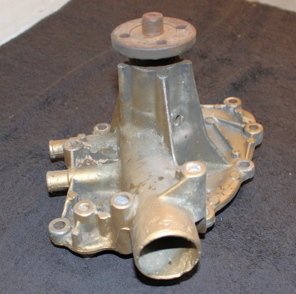 Ford Mustang Fastback 1965 cupé convertible GT Shelby original 289 bomba de agua Hipo Foto 2 de 4