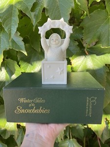 Snowbabies~A Star in the Box # 68608 Figurine Boxed By Dept 56 Snowbabie w Stars