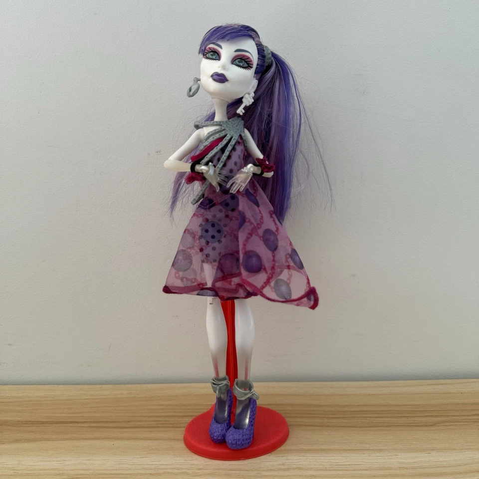 Monster High Dolls 2010 First Wave Dot Dead Gorgeous Spectra Vondergeist Fashion - image 2 of 4