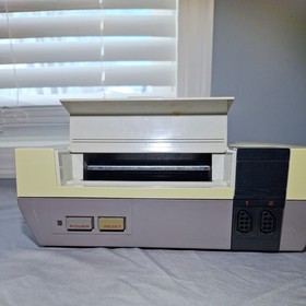 Nintendo NES-001 Console System w/ 1 Controller & Zapper &ndash; Untested *