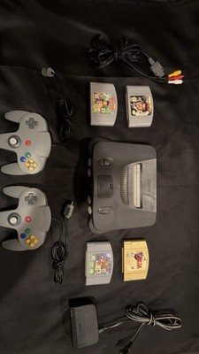 Nintendo 64 Console with 2 Controllers, 4 Games Mario Donkey Kong Zelda Bond