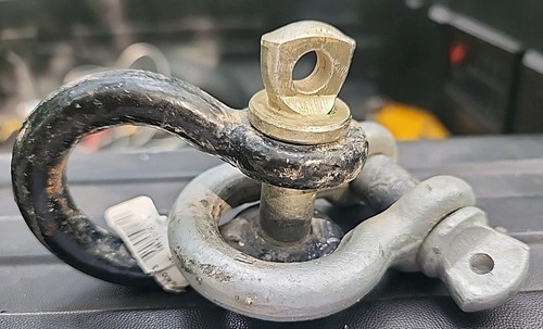 Lot of 2 ~ 1/2" Screw-Pin Clevis's : Koch 4001373, China WLL2T galvanized.