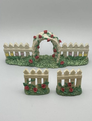COTTONTAIL LANE EASTER/SPRINGTIME ACCESSORIES: 3 pc. Rose Covered Fence