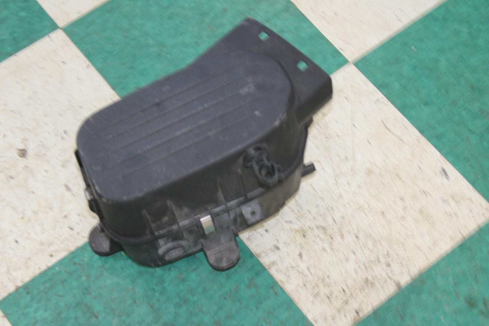 Maserati Ghibli 2017-2024 Left Air box top