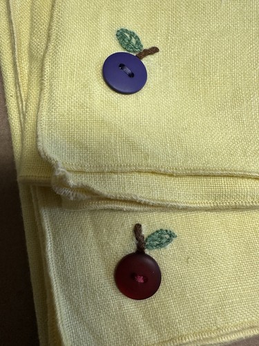8 Vintage Dinner Linen Napkins Embroidered Edge & Sewed Buttons Decoration - Picture 5 of 9