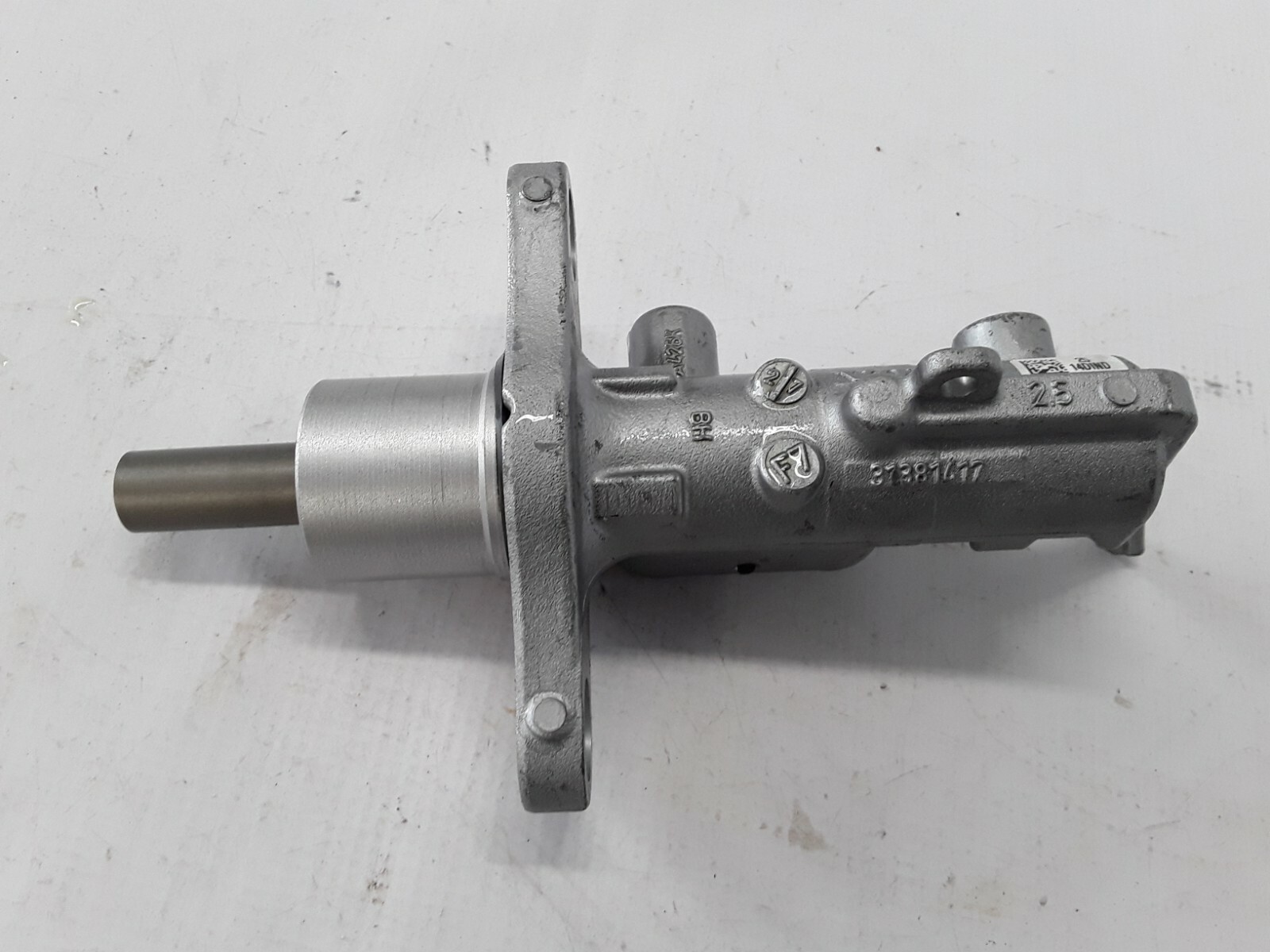 2018 VOLVO XC60 2.0T BRAKE FLUID BOTTLE CYLINDER 31381417 eBay