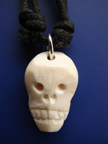 RARE Handmade Fish bone 1" Skull Pendent Necklace Halloween CREEPY VINTAGE - Picture 20 of 20