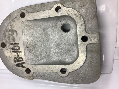 Cabezas de cilindro Wisconsin AB-101-B una es nueva y otra está usada - Imagen 3 de 6