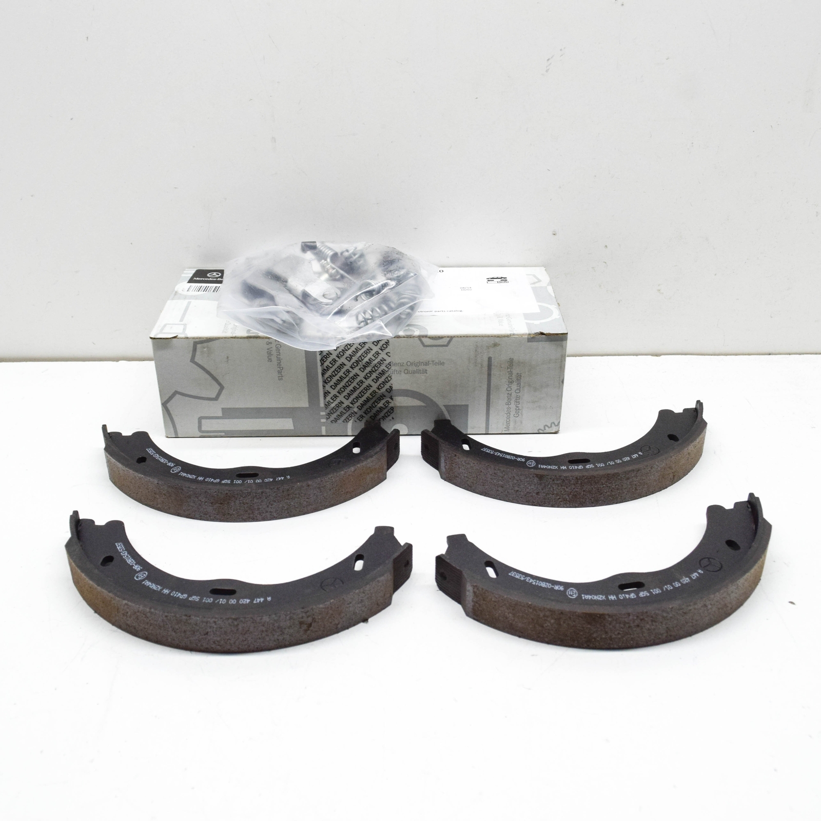 MERCEDES-BENZ VITO W639 Rear Wheel Brake Shoes A6394200220