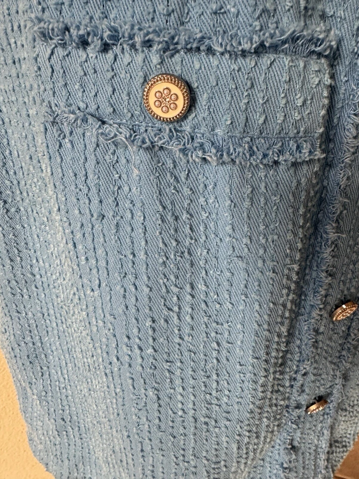 Vestido Pomelo. Vestido de tweed. Cuello cuadrado. Mini vestido azul bebé. Vestidos talla M. Foto 3 de 4