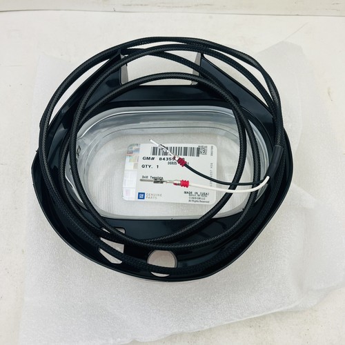 Brand New 2022-2023 Chevrolet Bolt EUV Illuminated Charging Port OEM GM 42721897 - Picture 2 of 6
