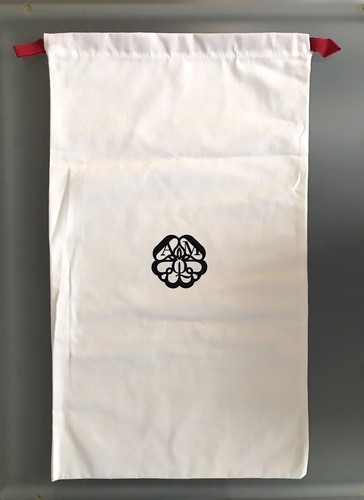 Alexander McQueen White Drawstring Dust Bag Large, 63cm x 37cm - Picture 2 of 2