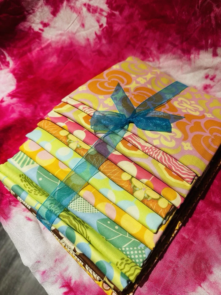 quilt kit for "Amy's Midwest Modern Quilt. fabric line by designer Amy Butler - Image 3 of 4