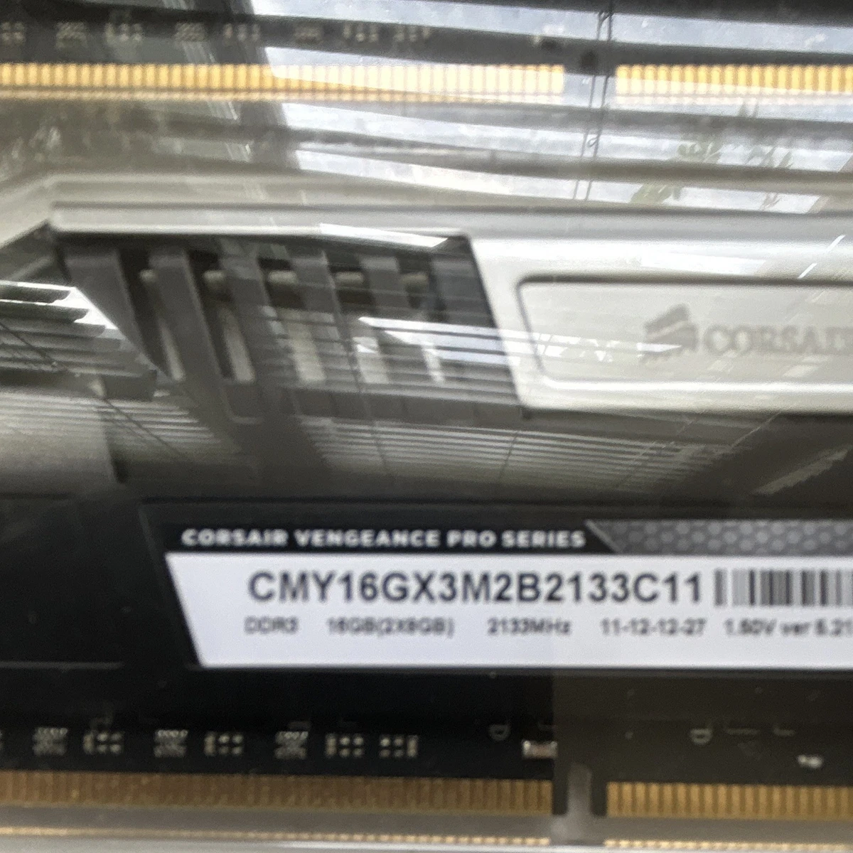 PC3-17000 (DDR3-2133) Bus Speed Computer RAM 16 GB Total Capacity