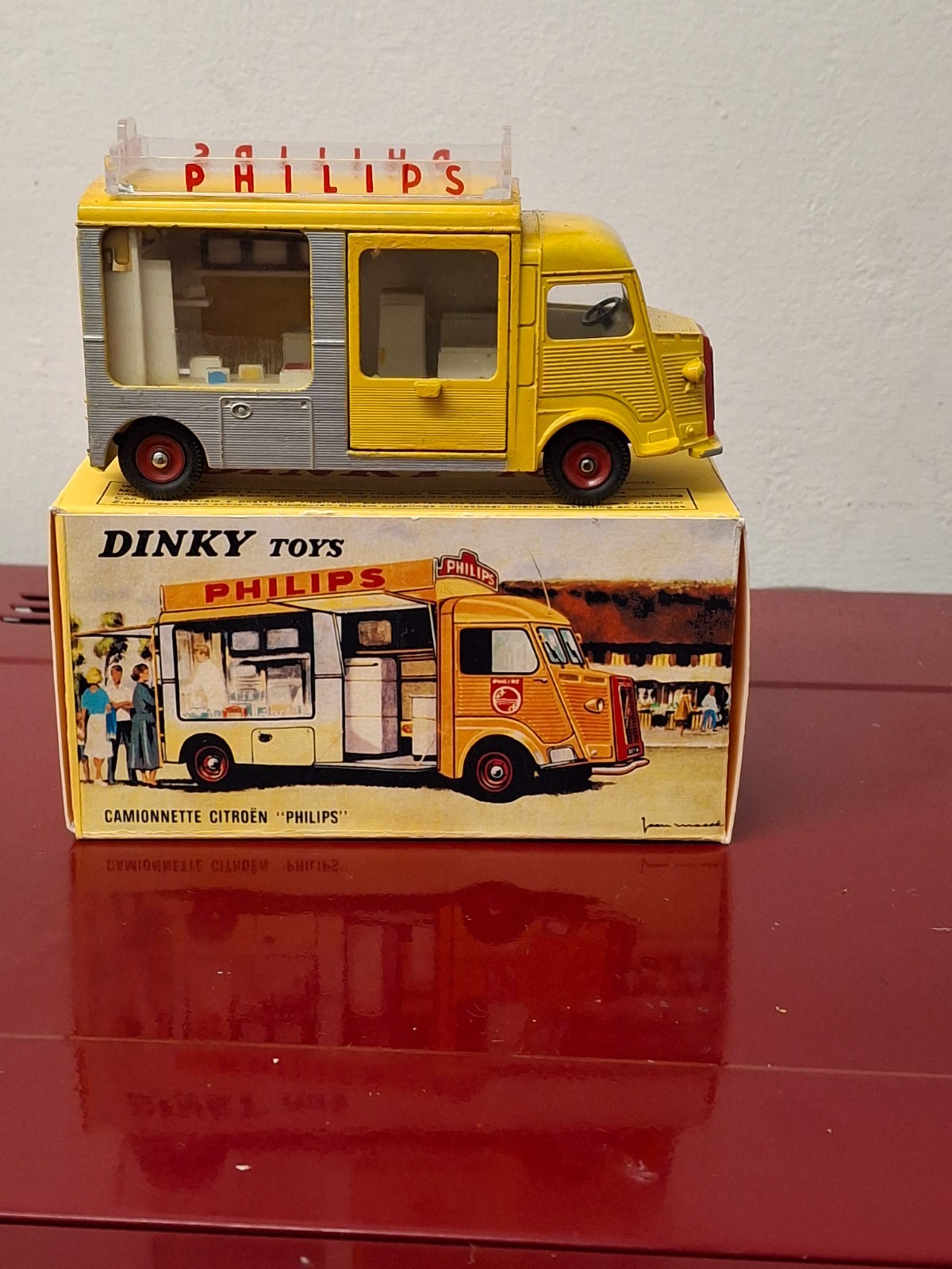 Dinky 587, Citroen 1200KG Phillips Van - Free Price Guide & Review