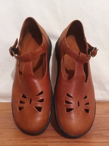 american eagle closed toe sandals