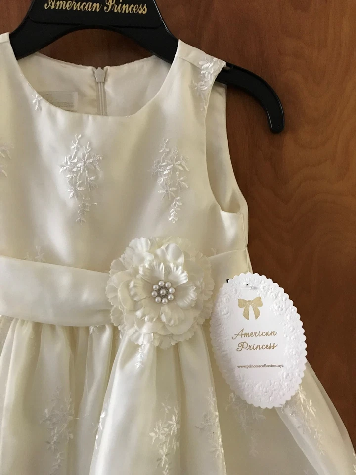 Vestido de fiesta formal de princesa americana forrado con tul crema talla 6 para niña nuevo con etiquetas $60. Foto 2 de 4