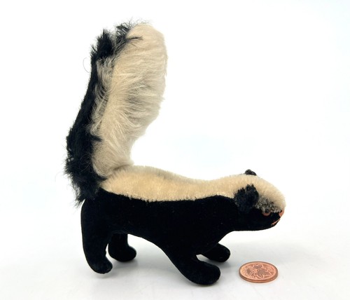 Steiff Skunk 1962 Mohair and Velvet ID Button 10cm 4in Glass Eyes scarce Vtg - Picture 2 of 12