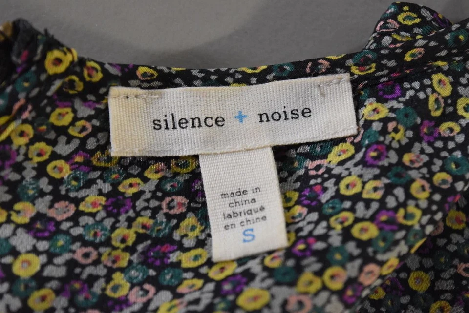 Top de mujer Silence + Noise talla S negro floral cami seda correa de espagueti Foto 4 de 4