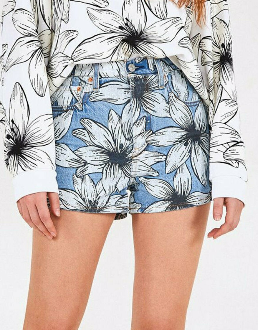 NWT LEVI'S Sz26 X FARM RIO RIBCAGE HI-RISE FLORAL DENIM SHORTS