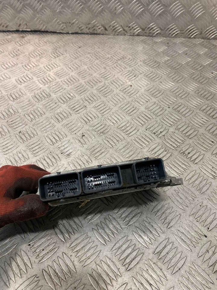 Renault Clio 2006 unidad de control del motor 1,4 8200504593 #2 Foto 3 de 4