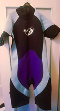 SA Adult Shortie Wetsuit Size M Back Zip Black/Blue/Purple Chest 40" lightly use