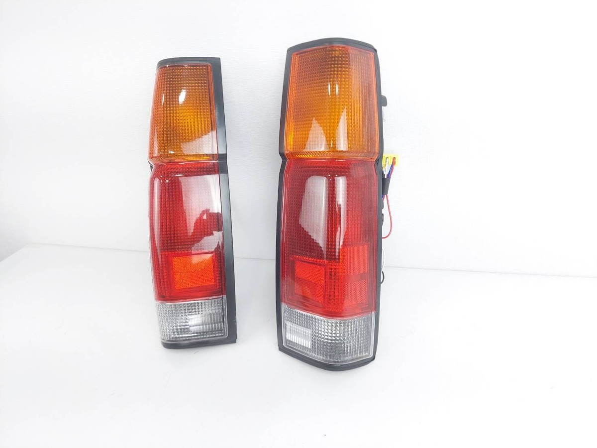 Tail Lights Rear lamp for Nissan D21 Hardbody 1986-1997 NI2800103