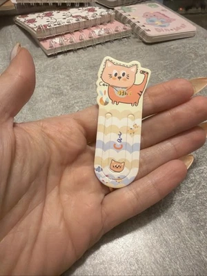 Marque-page trombone Chat 🐱 kawaii en Carton – Papeterie mignonne - Photo 1/4