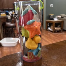 B. Toys Animal Bath Squirts - Squish and Splash Duck