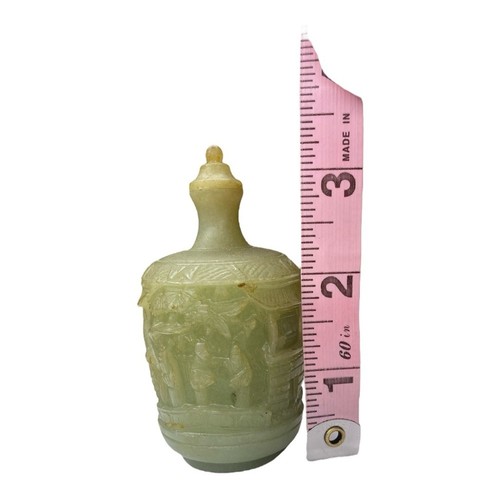 Antigua botella de tabaco china tallada de jade - diseño escénico en relieve, era Qing de 3" - Imagen 5 de 8