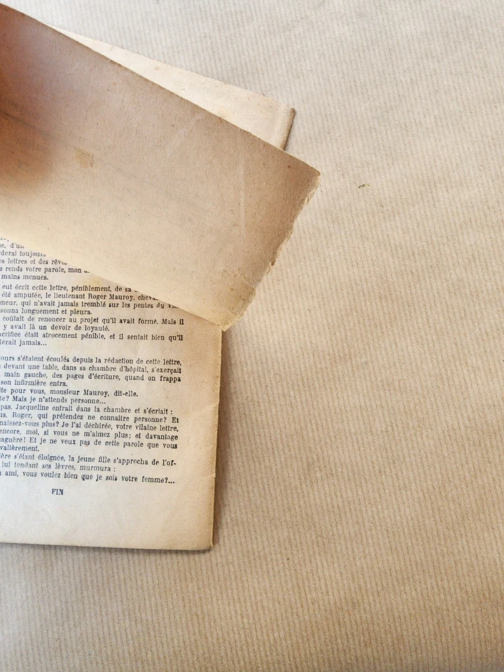 Livre ancien Les Diables Bleus au Vieil-Armand - Collection Patrie Joseph MONGIS - Photo 3/4