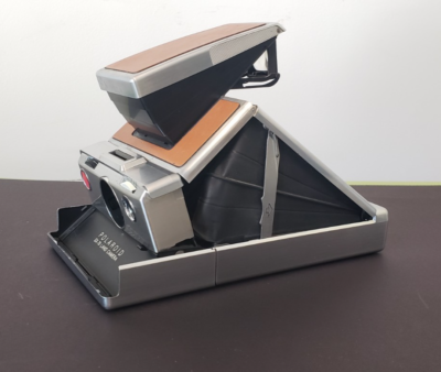 Appareil photo vintage Polaroid SX-70 Land modèle 1 cuir marron
