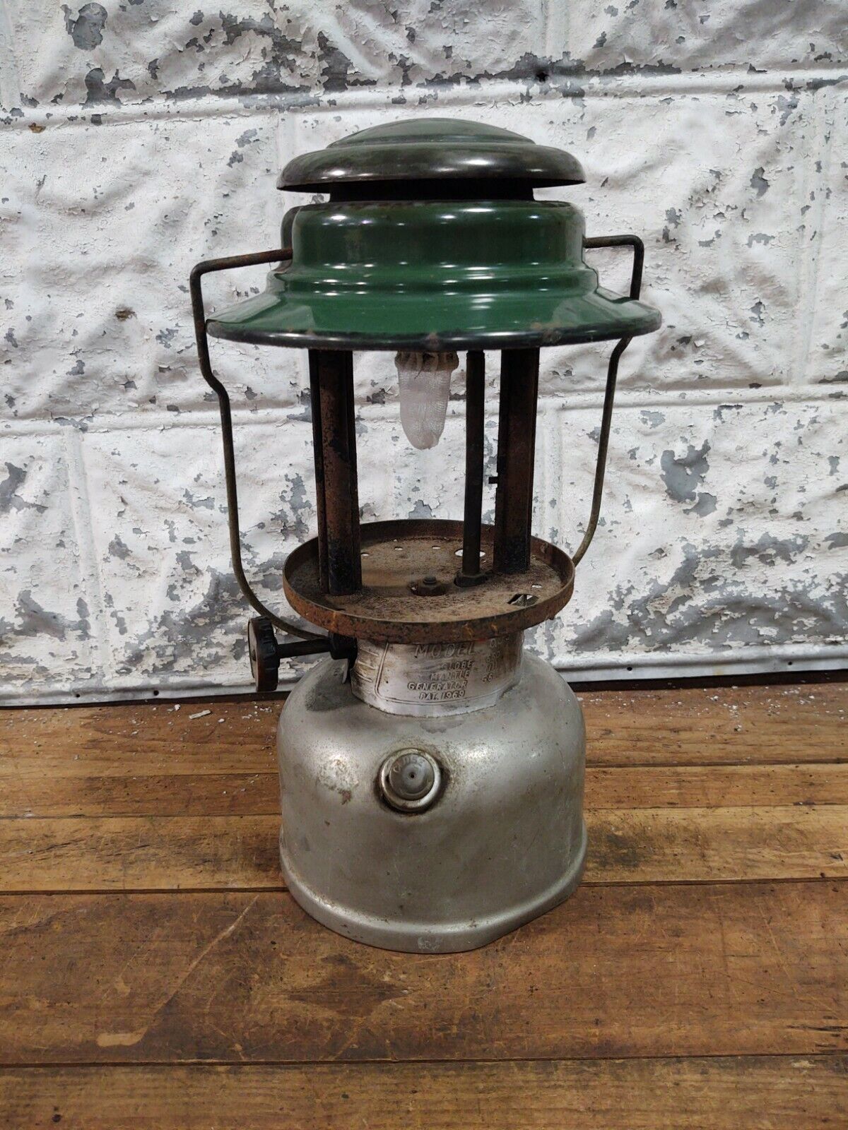 Rare Coleman Lantern 635 MADE USA Kerosene SINGLE MANTLE Dated 2/76 Works