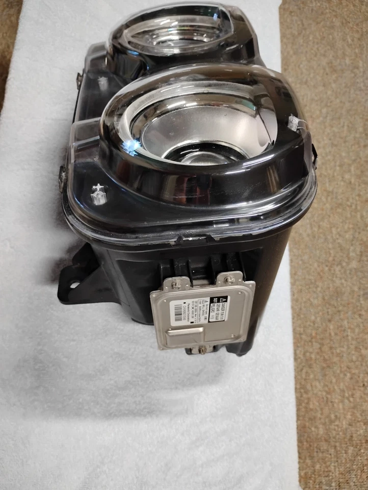 DODGE Challenger 2016-2020 Front Left Xenon HID Headlight 68174067AE OEM Used. - Image 2 of 4