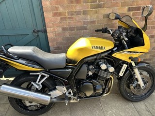 Yamaha FZS600 FAZER 2002 Mechanically Brilliant Cosmetically Challenged
