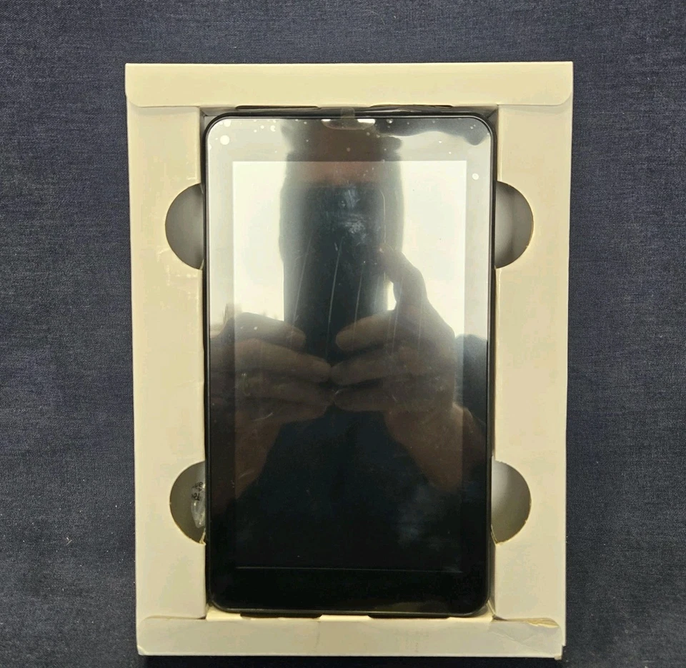 7” Android Tablet School Work Tablet Polaroid HD Chrome  - Image 3 of 4