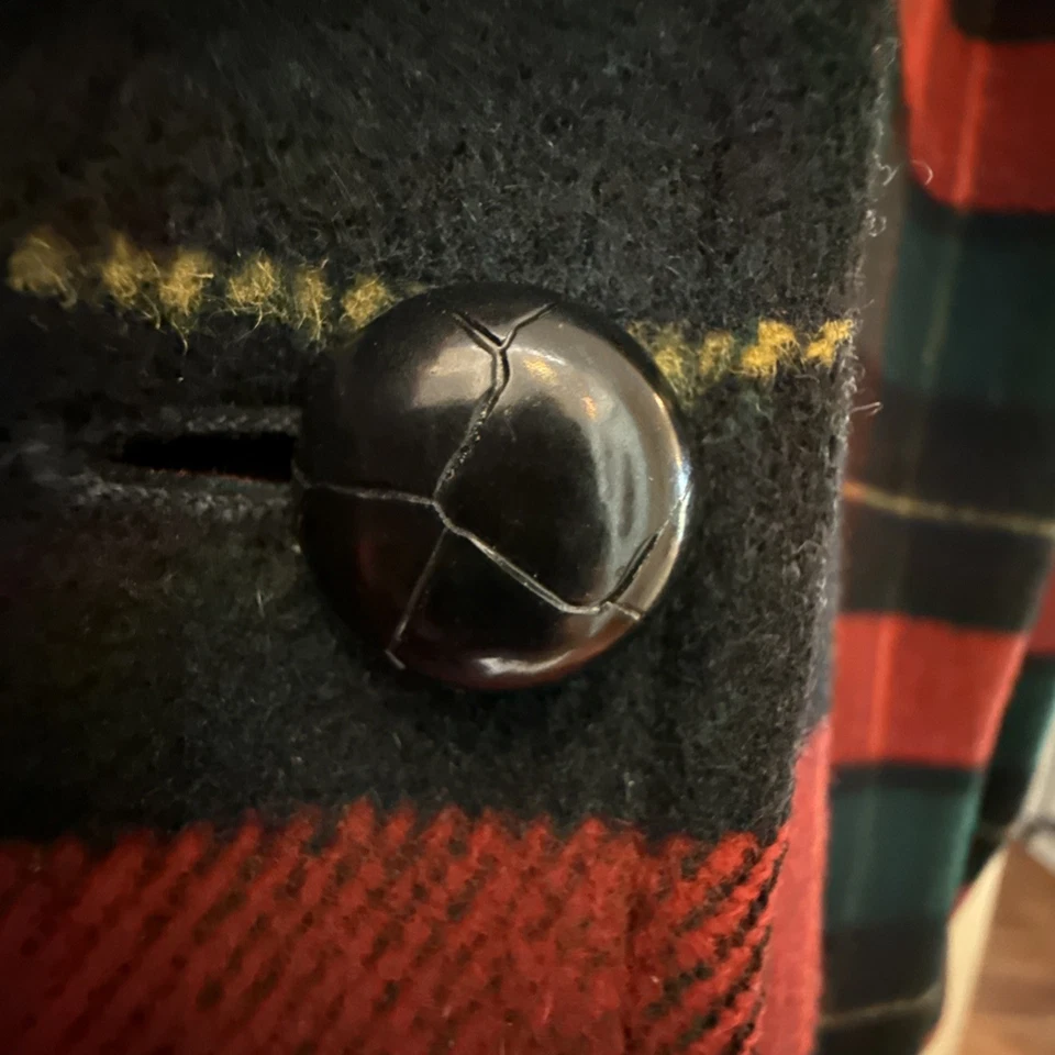 Vintage Woman’s Pendleton 100% Virgin Wool Tartan Plaid Overcoat w/Hood - Read - Image 3 of 4