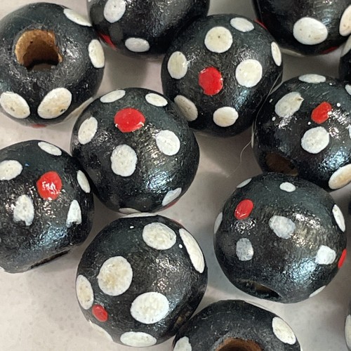 20 Roxy Clothing Brand Wood Beads Painted Flowers For Drawstrings Jewelry Black - Picture 2 of 6