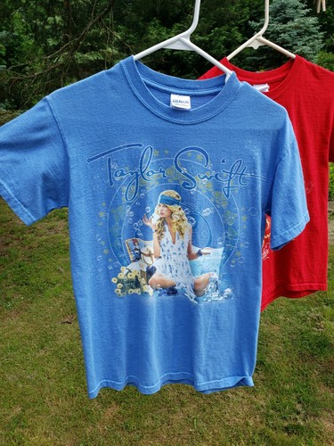taylor-swift-fearless-tour-tea-party-shirt-blue-small-ebay