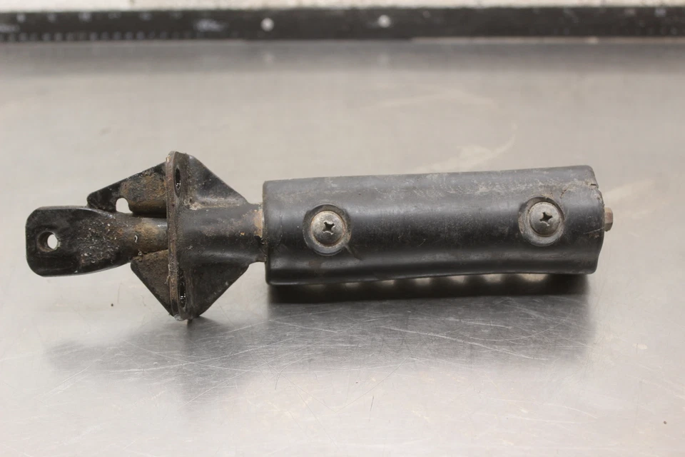 Kawasaki Bayou 185 KLF185A 1985 reposapiés derecho clavija paso H140 Foto 4 de 4