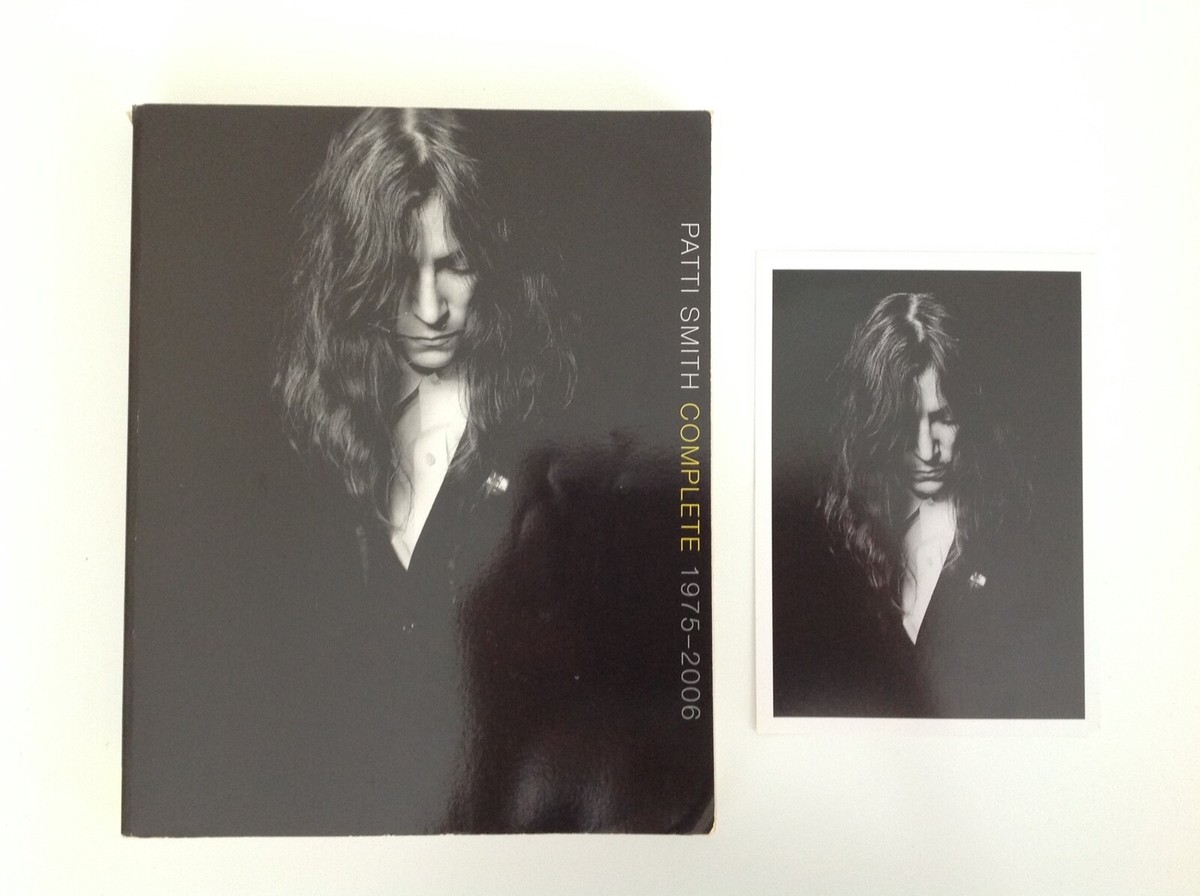 サイン本 洋書 / Patti Smith Complete PATTI SMITH COMPLETE 1975-2006 - Signed - Trade Paperback