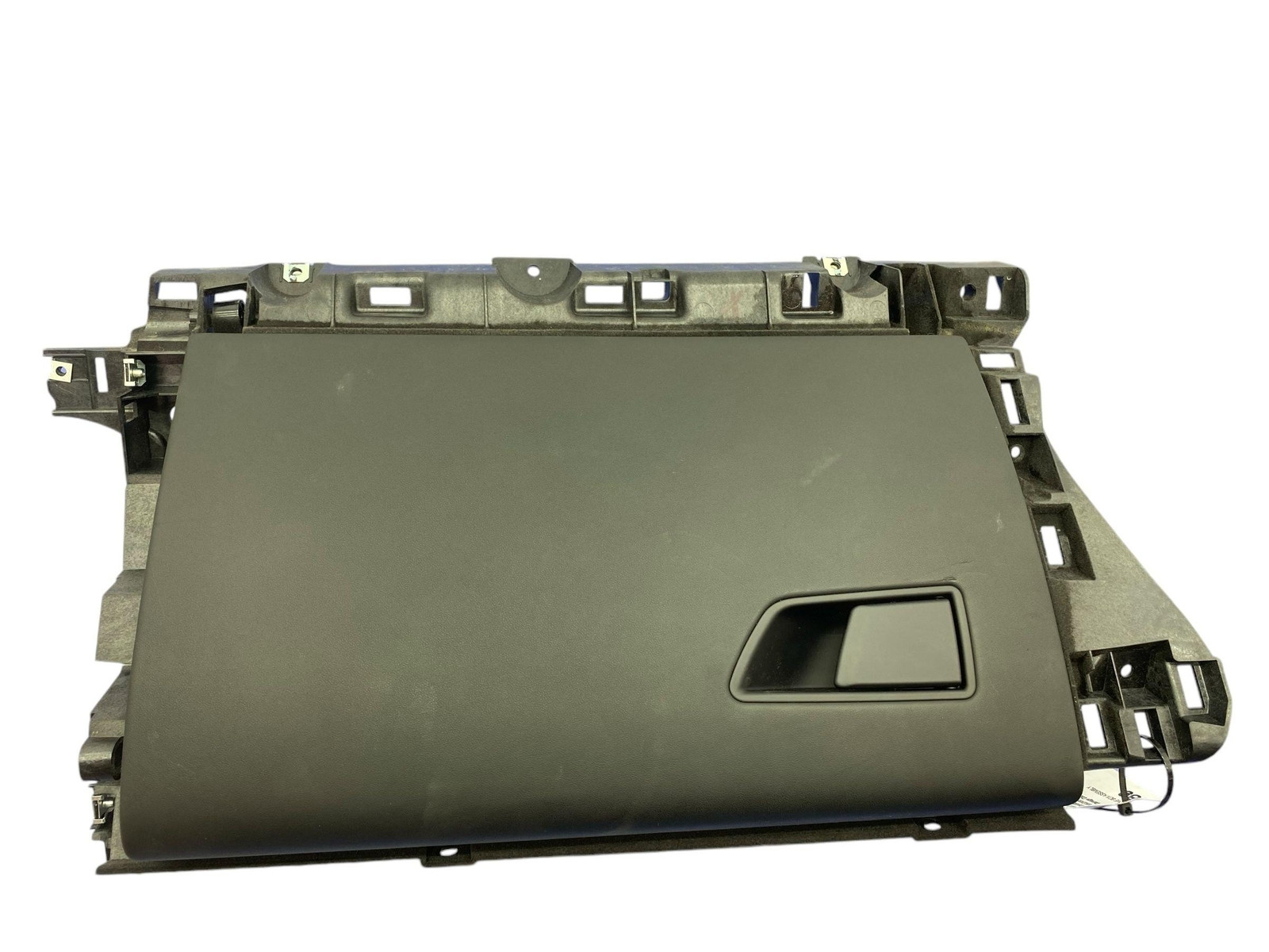 2017 - 2020 MASERATI LEVANTE M161 OEM FRONT RIGHT GLOVE BOX *SCRATCHED*