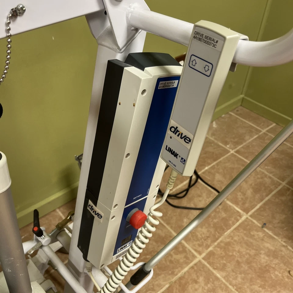 Elevador de pacientes eléctrico Drive 13242 con batería recargable - blanco Foto 3 de 4