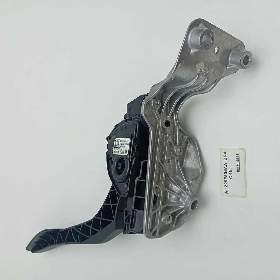 Педаль дроссельной заслонки акселератора 2010-2016 Land Rover LR4 AH229F836AA_BRACKET - Изображение 4 из 4