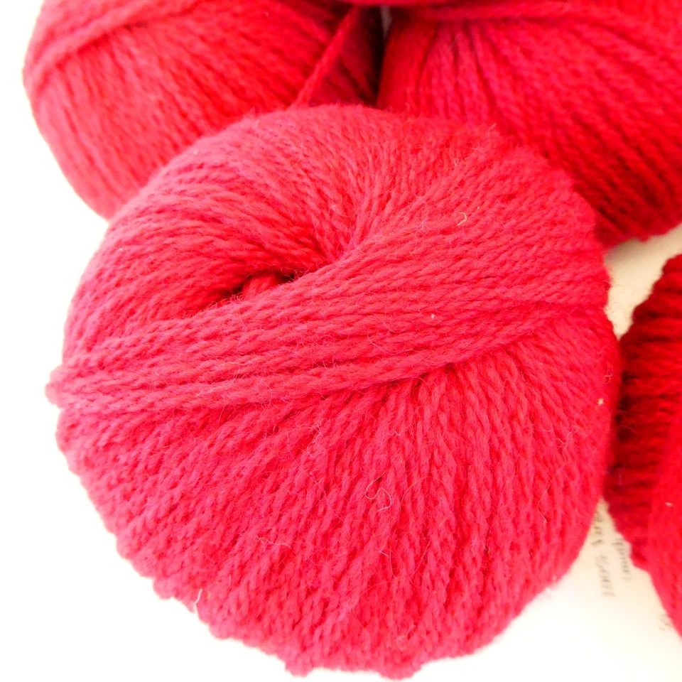 Reynolds Paterna Yarn Virgin Wool 8 Balls 50g 110yds Color 808 Red Vintage - Image 2 of 4