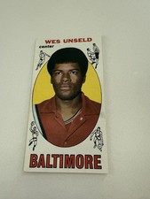 1969 Topps Wes Unseld Rookie Card (NBA) HOF. rookie card picture