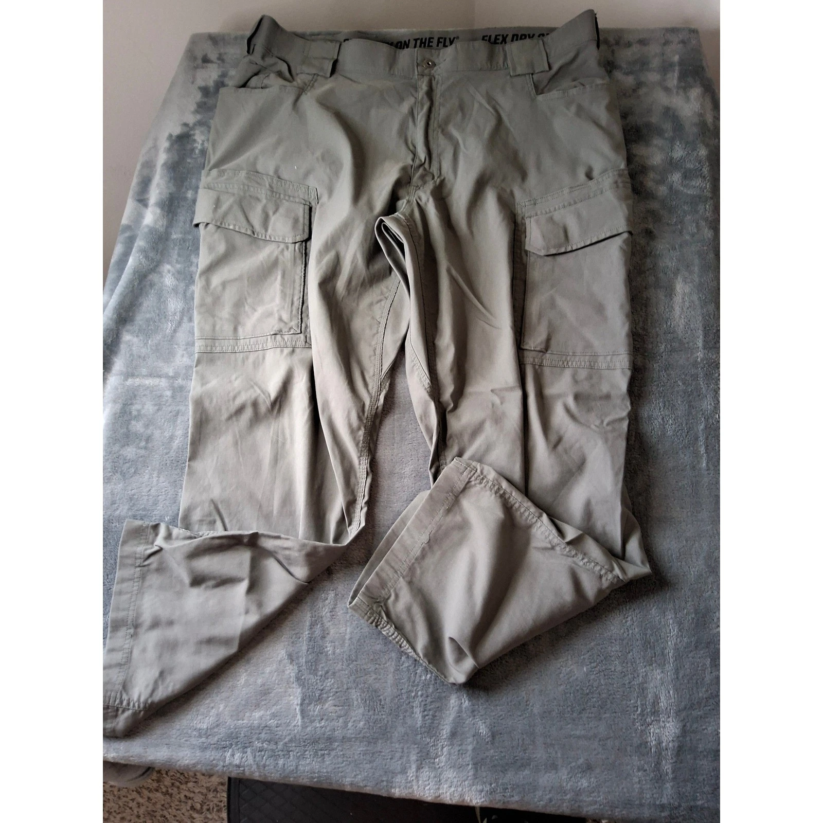 Duluth Trading Co Dry on the Fly Relaxed Fit Cargo Pants Mens 42x30 Sage Green
