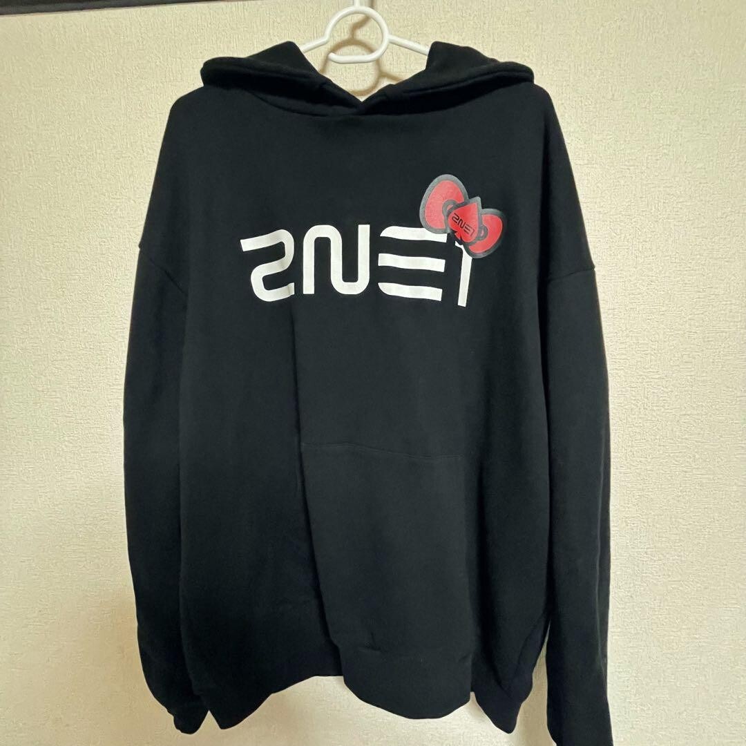 2NE1 Hello Kitty collaboration Hoodie logo sanrio color Black size