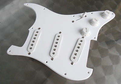 Fender Squier Vintage Stratocaster Pickguard + Pickups kpl.gelötet