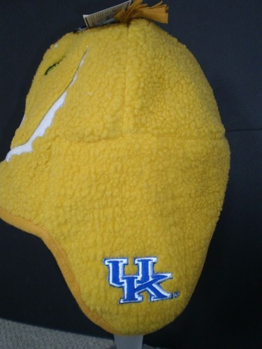 Forever UNIVERSITY OF KENTUCKY WILDCATS HAT Fleece, Ear Flaps, NWT! - Picture 2 of 2